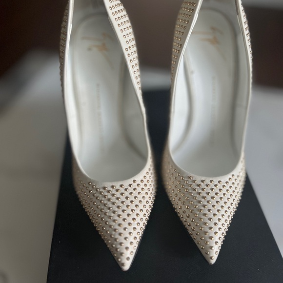 Giuseppe Zanotti Cream Perforated Stiletto Heels - Picture 2 of 7